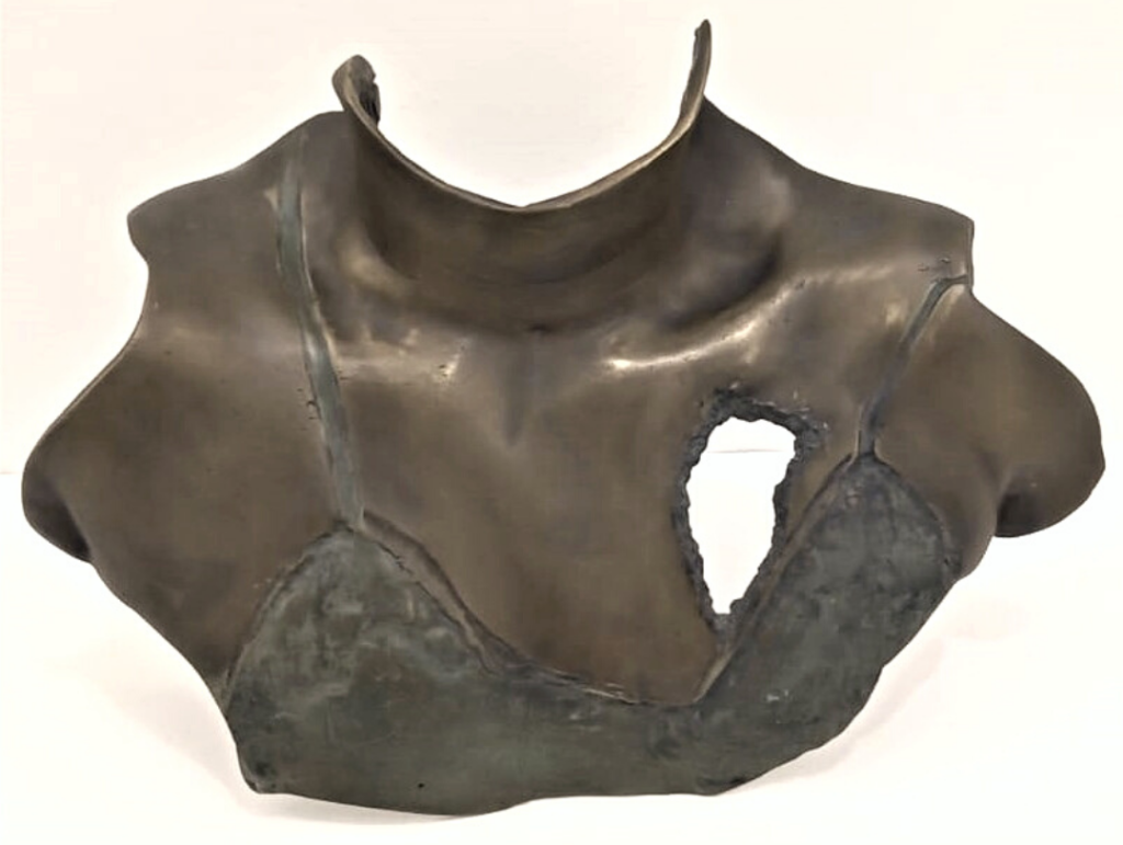 28 x 26 cm. Nelly Gutmacher. Série Arqueologia do desejo, Déc. 1980. Bronze