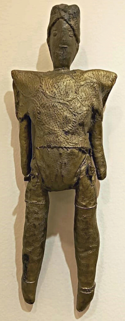 36 x 13 x 8 cm. Nelly Gutmacher. Série Relíquias, 2020. Resina