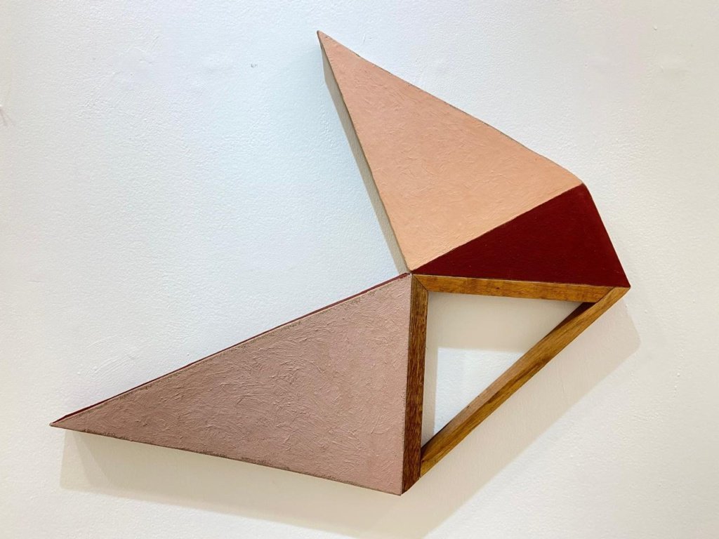 70 x 50 cm. Manfredo de Souzanetto. Sem título, 2022. Pigmentos de terra e resina acrílica sobre tela  e madeira