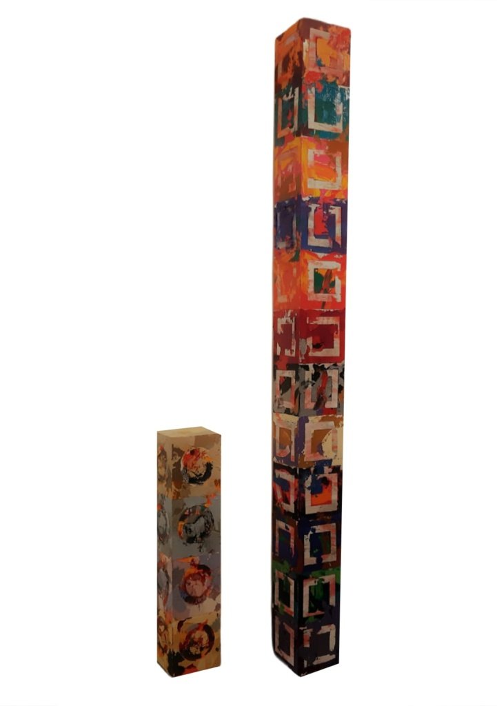 70 x 15 x 15 cm e 180 x 15 x 15 cm. Sebastião Rodrigues. Totens
